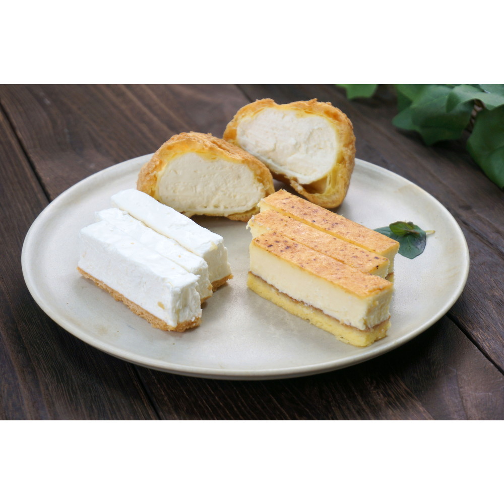 「乳蔵」北海道シュークリームと2つのケーキ
